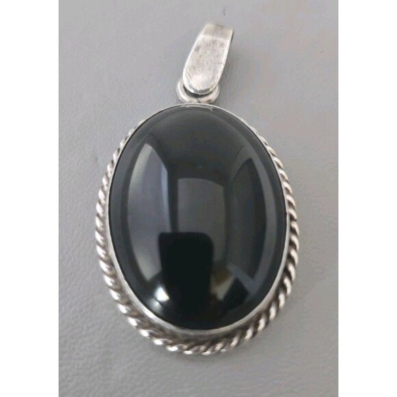 Vintage 925 Sterling Silver Oval Black Onyx Stone 1 3/4" Drop Pendent 10 Grams - Picture 1 of 7